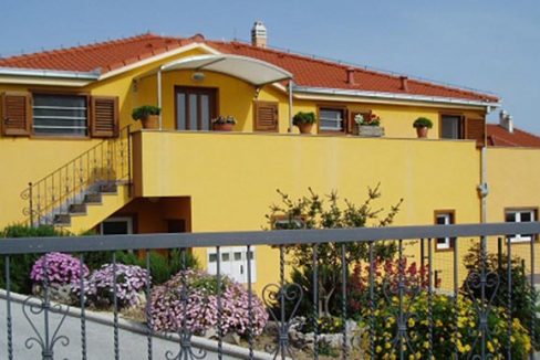 Sonnige Villa in Kastel Gomilica