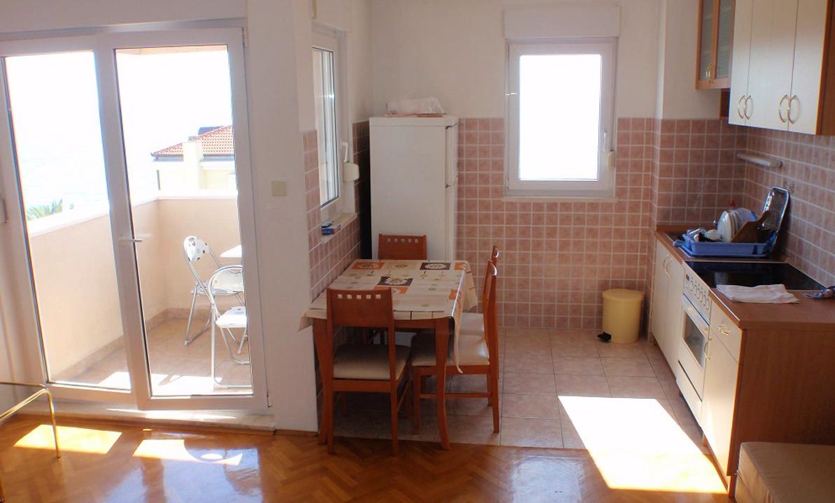 Apartment-in-die-Nähe-von-Split-Strozanac-(4)